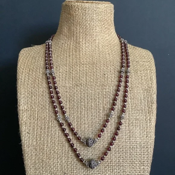 Vintage 925 s silver genuine garnet beaded necklace.